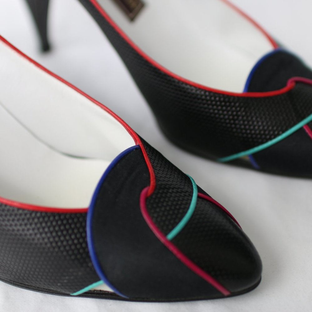 NIB Unique Vintage Heels with Multi-Colour Piping